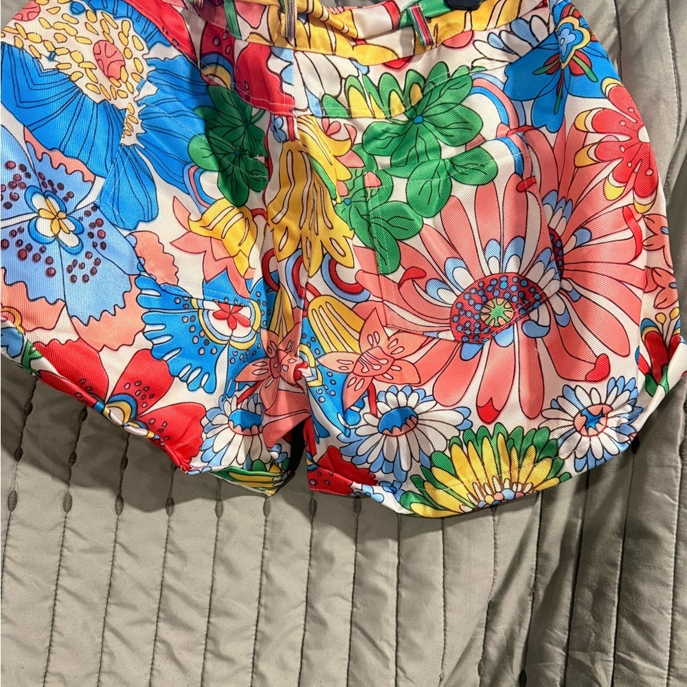 Floral Women's Shorts - Picture 2 of 2